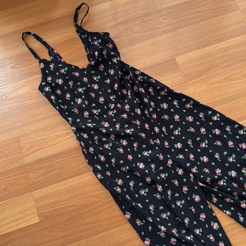 Forever 21 navy floral jumpsuit small